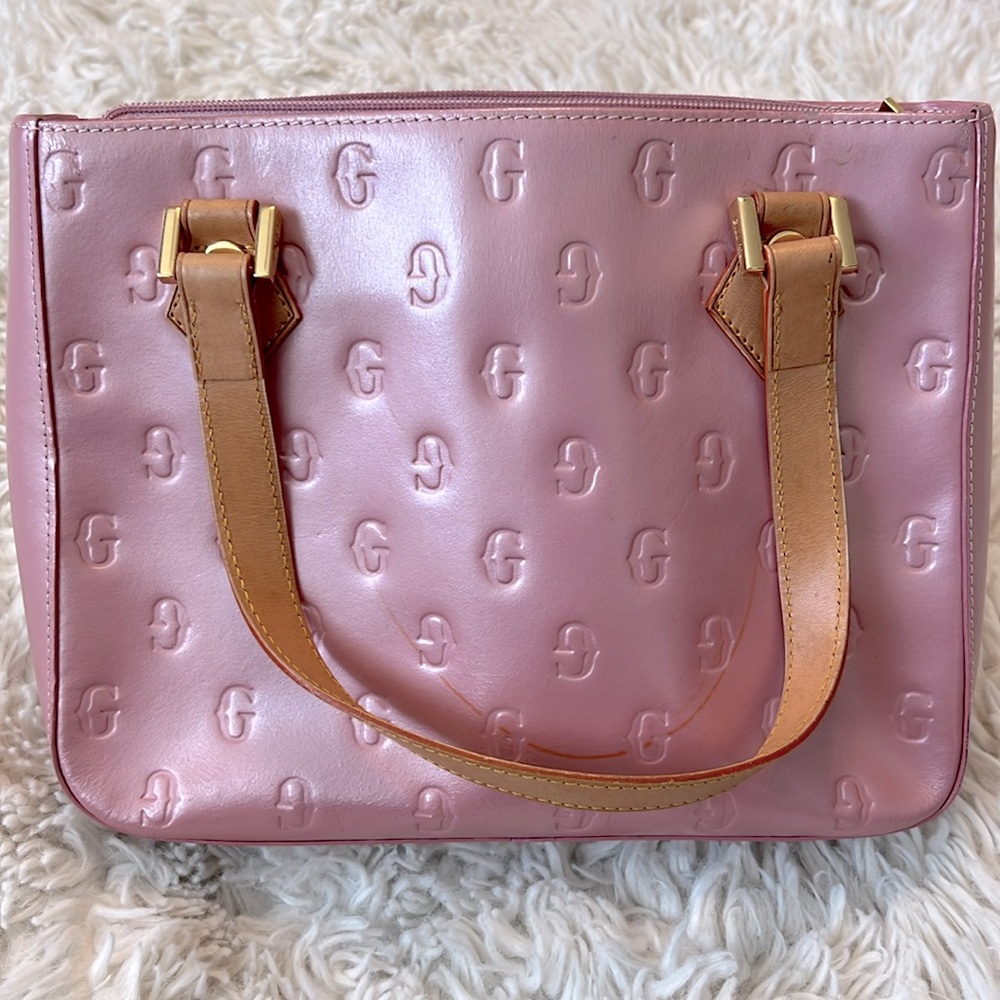 Ladies GILLIAN hand bag, metallic baby pink, minor imprint from the handle